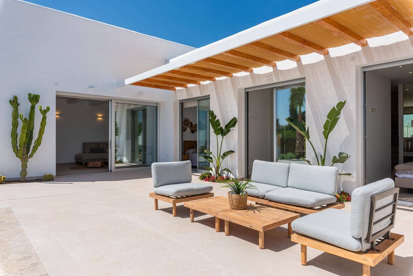 3 bedroom Villa for sale in Benijofar with pool garage - € 459,900 (Ref: 9492736)