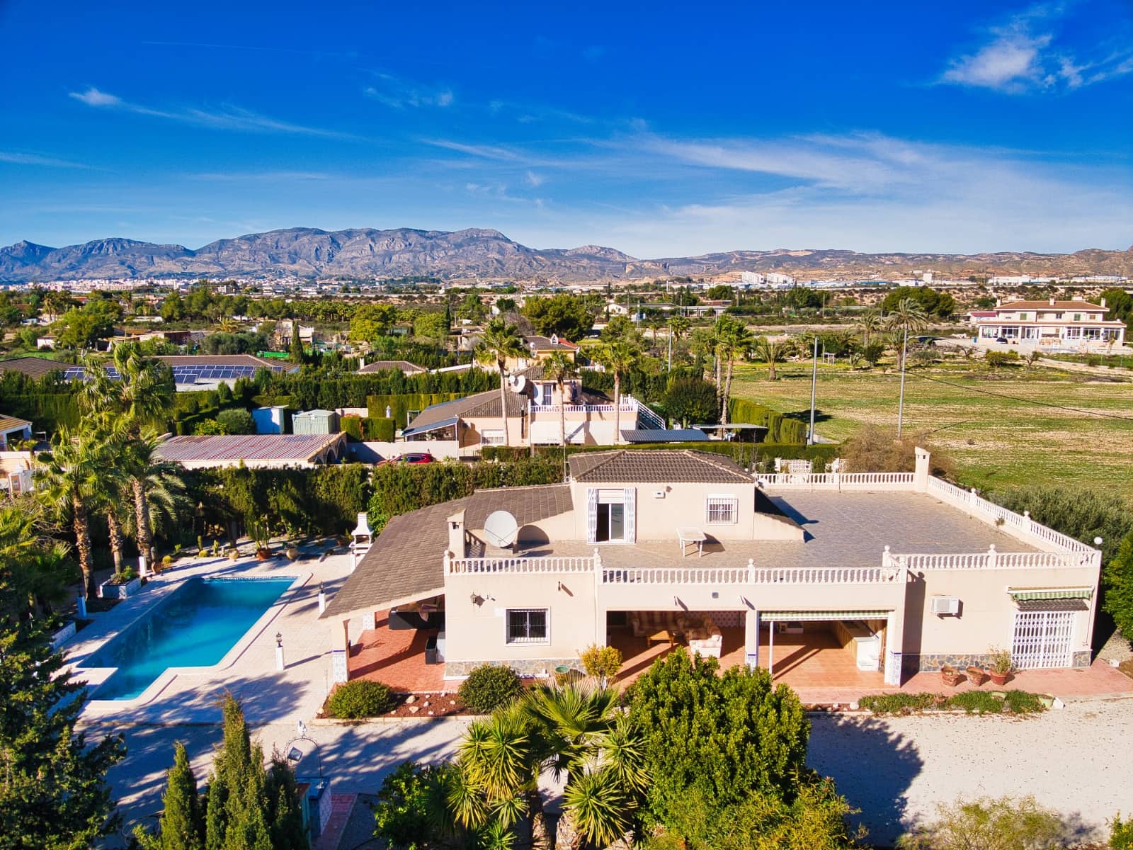 5 bedroom Finca/Country House for sale in Matola with pool garage - € 340,000 (Ref: 9499820)