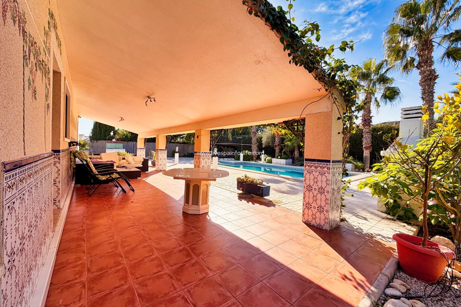 5 bedroom Finca/Country House for sale in Matola with pool garage - € 299,000 (Ref: 9503007)