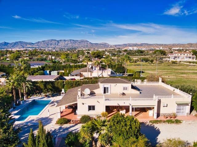 5 sypialnia Finka/Dom wiejski na sprzedaż w La Algoda - Matola - El Pla, Elche / Elx z basenem garażem - 340 000 € (Ref: 9503009)