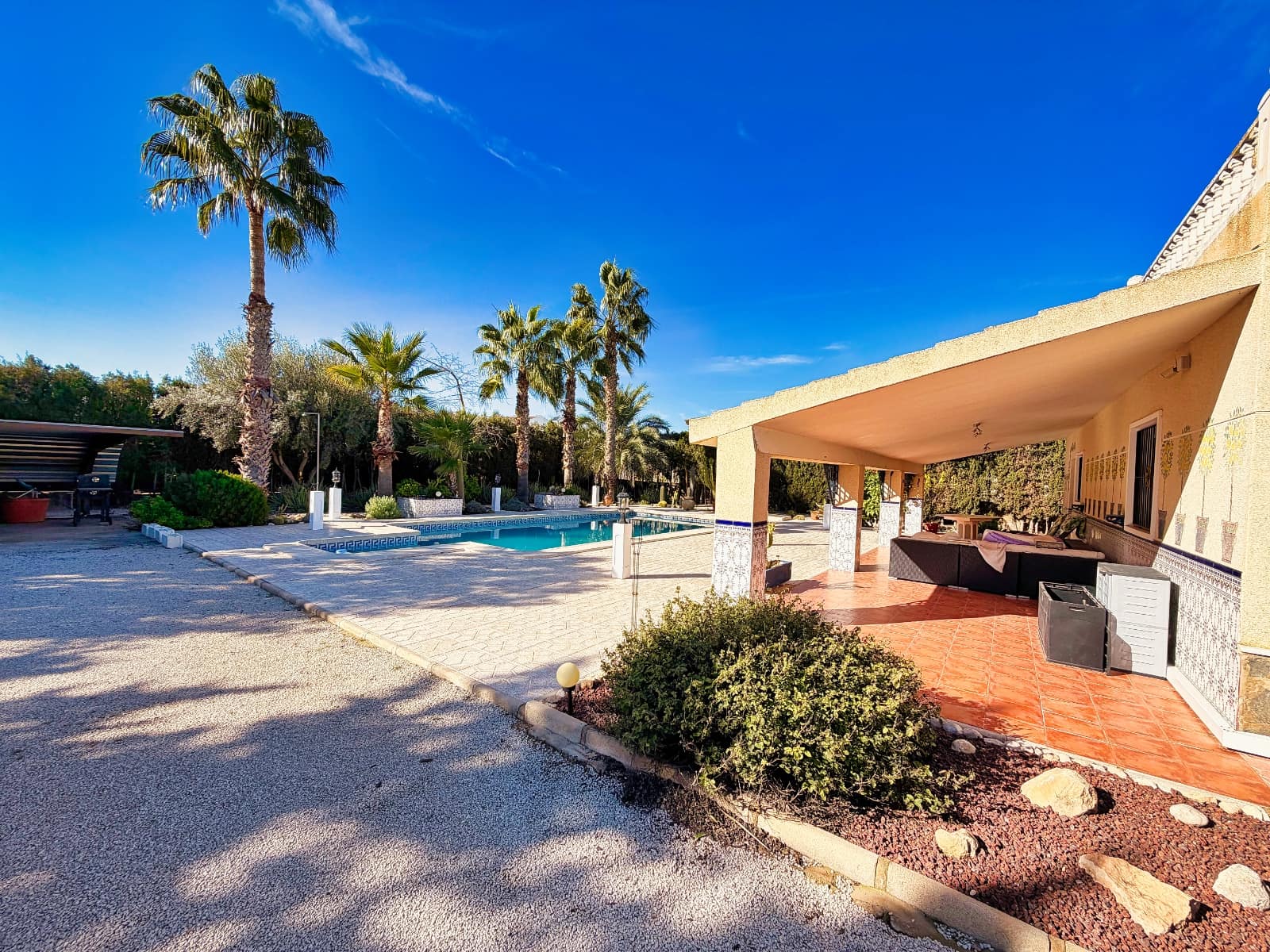 5 sypialnia Finka/Dom wiejski na sprzedaż w Elche / Elx z basenem garażem - 340 000 € (Ref: 9503009)