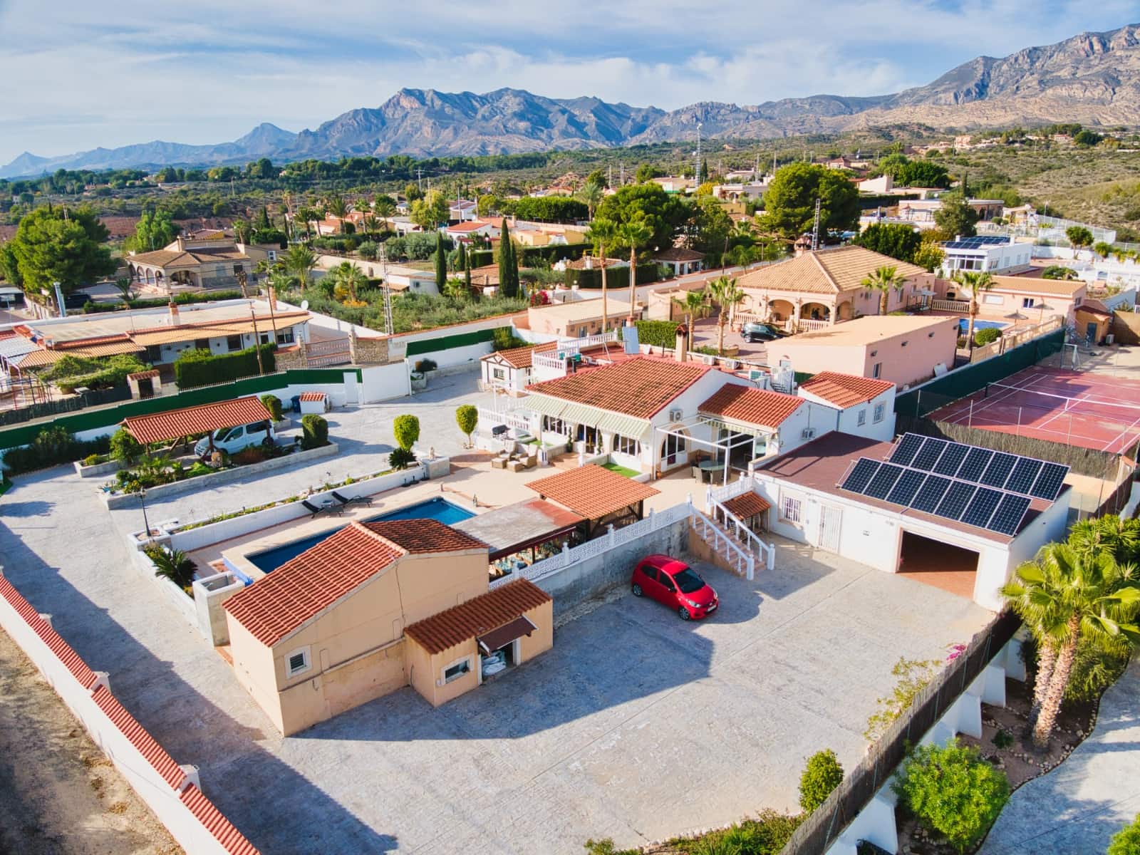 3 soveværelse Finca/Landehus til salg i Albatera med swimmingpool garage - € 410.000 (Ref: 9506554)