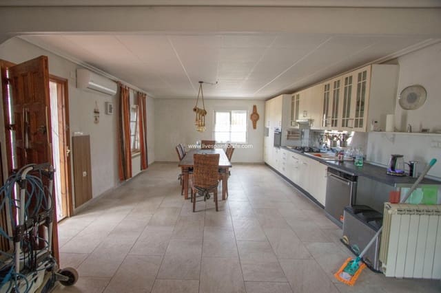 7 slaapkamer Finca/Landhuis te koop in Albatera met zwembad garage - € 390.000 (Ref: 9506560)