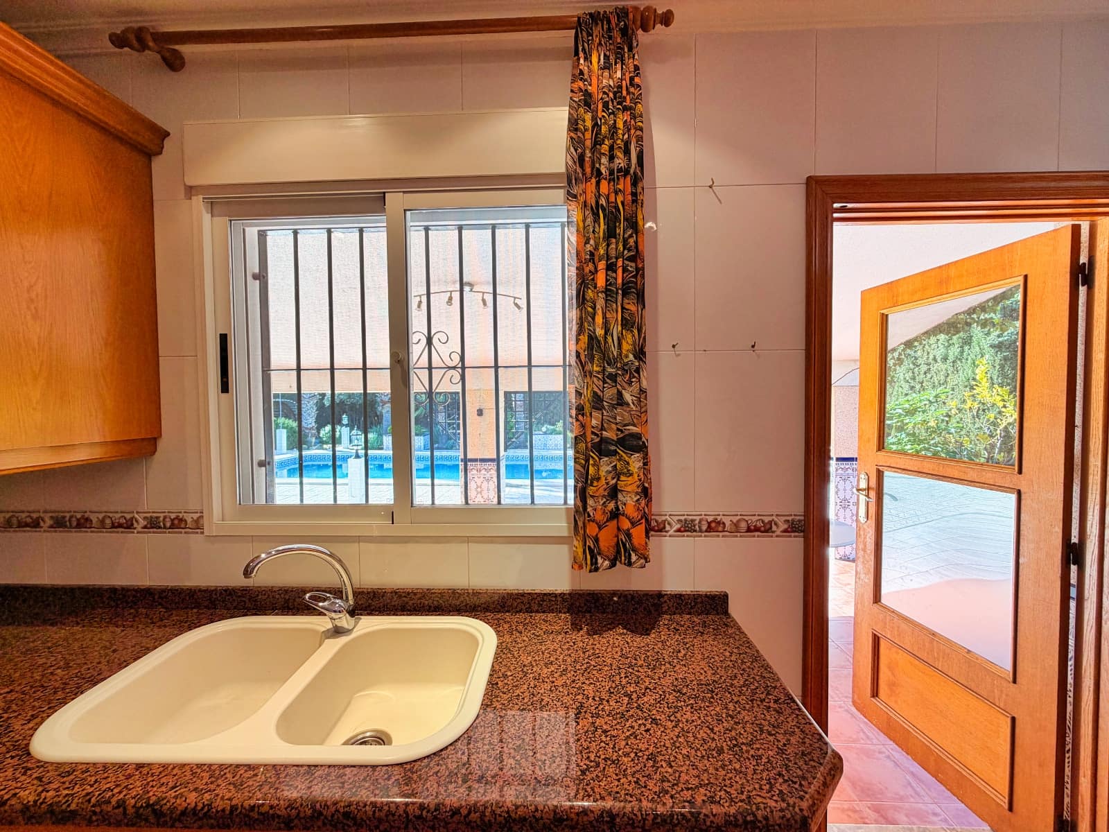 5 sypialnia Finka/Dom wiejski na sprzedaż w Elche / Elx z basenem garażem - 340 000 € (Ref: 9525063)