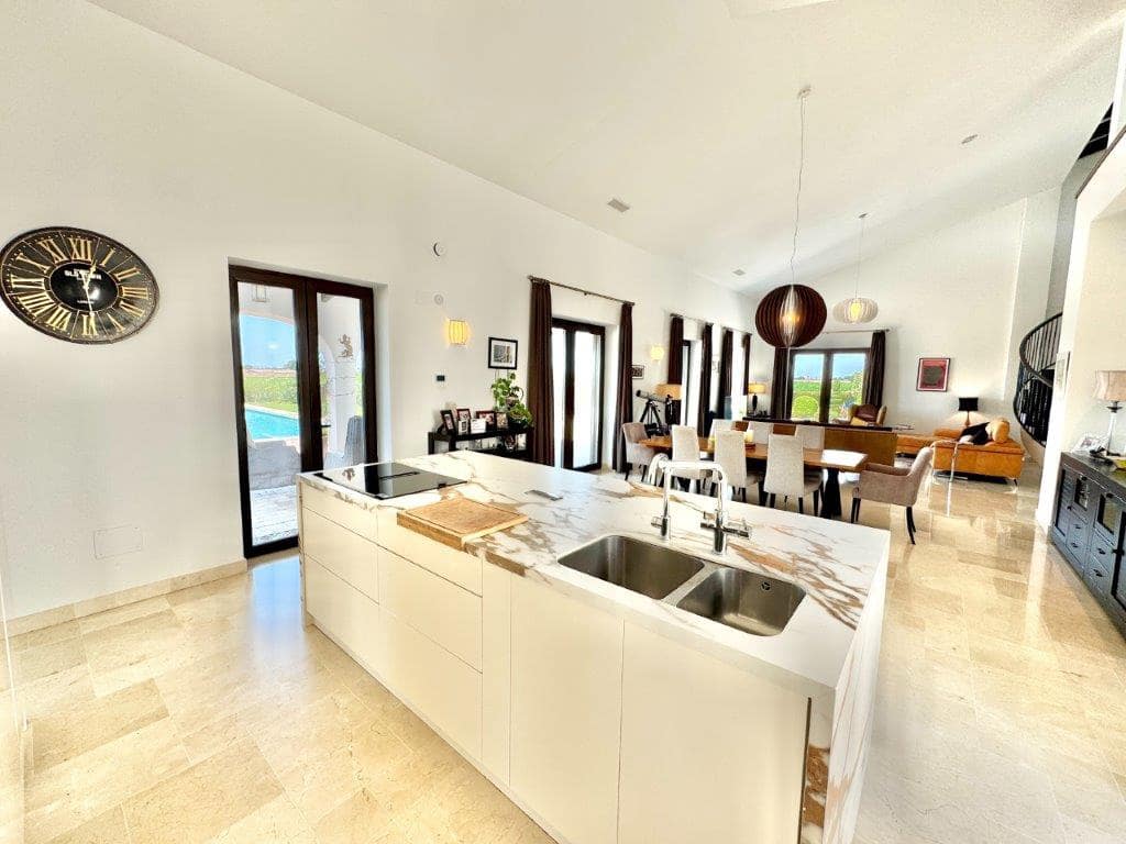 4 sovrum Finca/Hus på landet till salu i Alicante stad med pool garage - 1 150 000 € (Ref: 9528743)