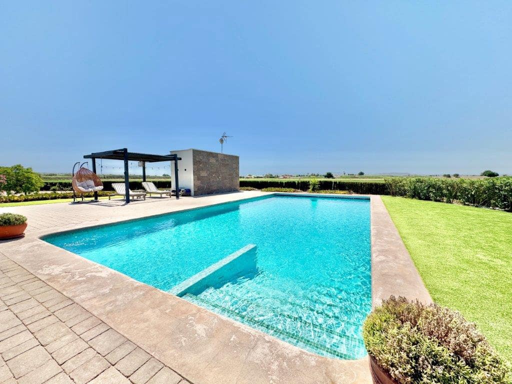 4 sovrum Finca/Hus på landet till salu i Alicante stad med pool garage - 1 150 000 € (Ref: 9528743)