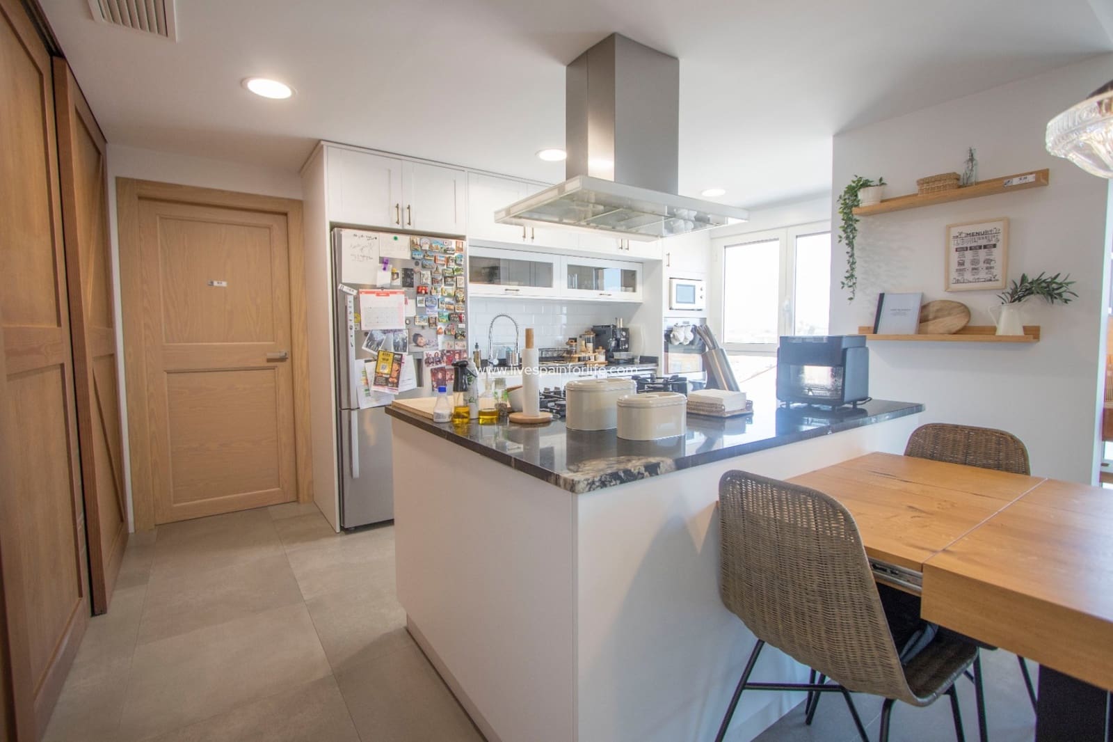 4 bedroom Apartment for sale in Albatera with garage - € 360,000 (Ref: 9528748)