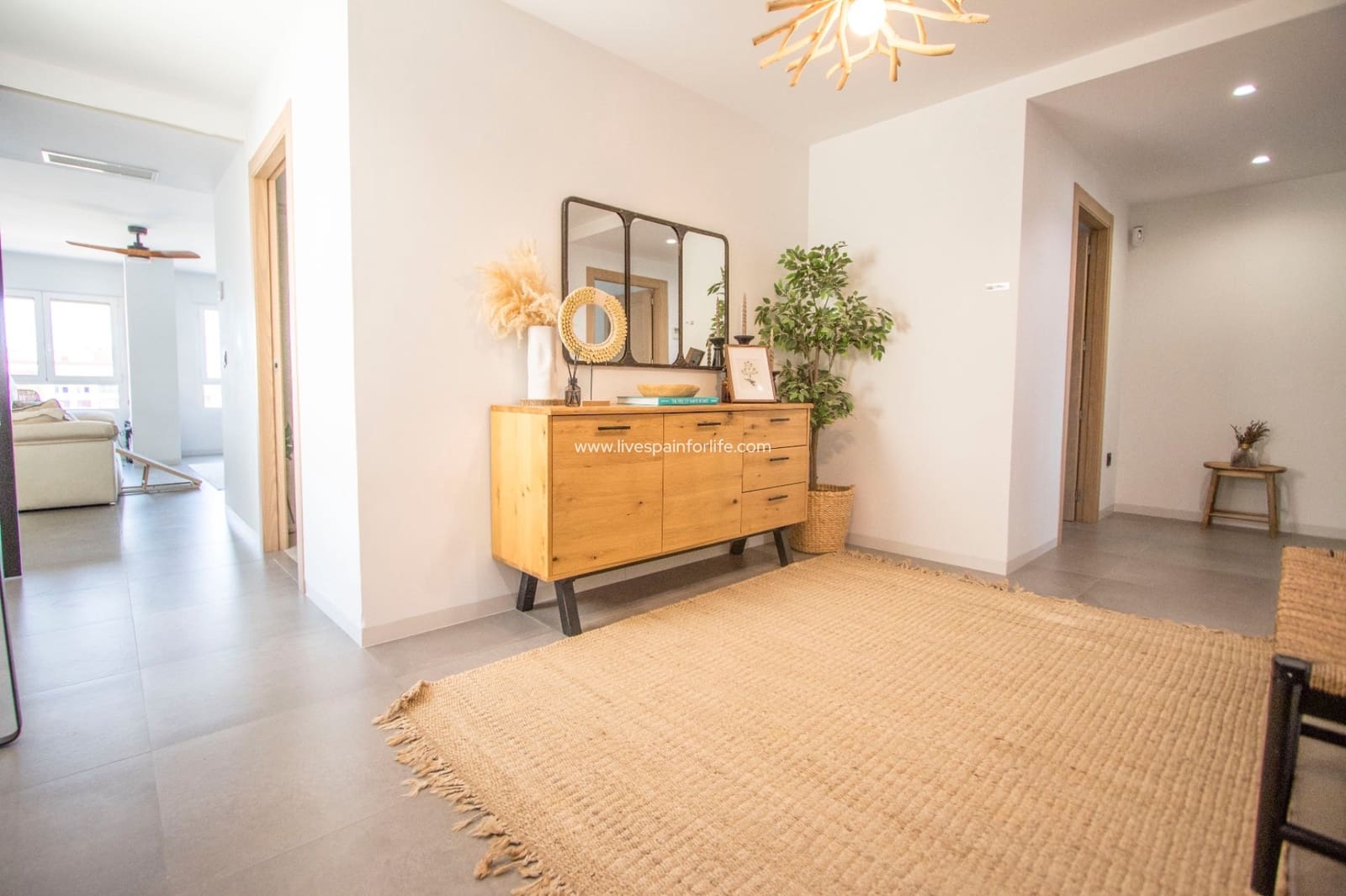 4 bedroom Apartment for sale in Albatera with garage - € 360,000 (Ref: 9528748)