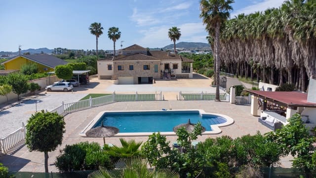 5 soveværelse Finca/Landehus til salg i Bigastro med swimmingpool garage - € 595.000 (Ref: 9528755)