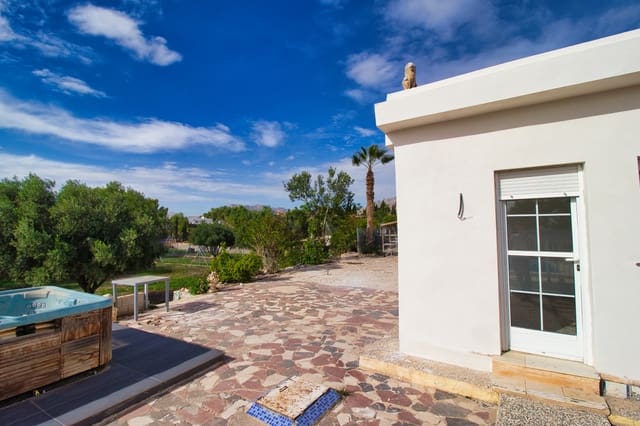3 sovrum Finca/Hus på landet till salu i Alicante stad med pool garage - 190 000 € (Ref: 9528757)