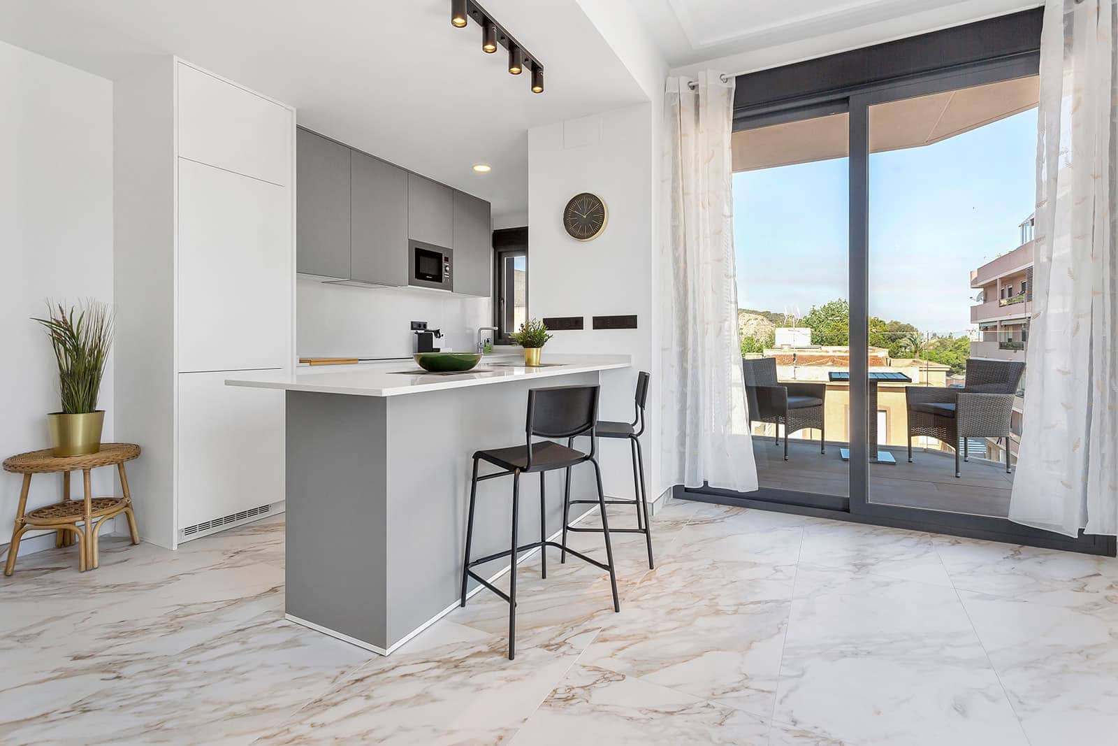 3 Zimmer Apartment zu verkaufen in Alicante / Alacant Stadt mit Garage - 390.000 € (Ref: 9528761)