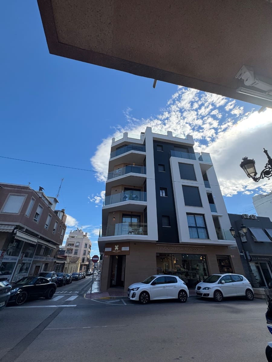 3 Zimmer Apartment zu verkaufen in Guardamar del Segura mit Garage - 390.000 € (Ref: 9528762)