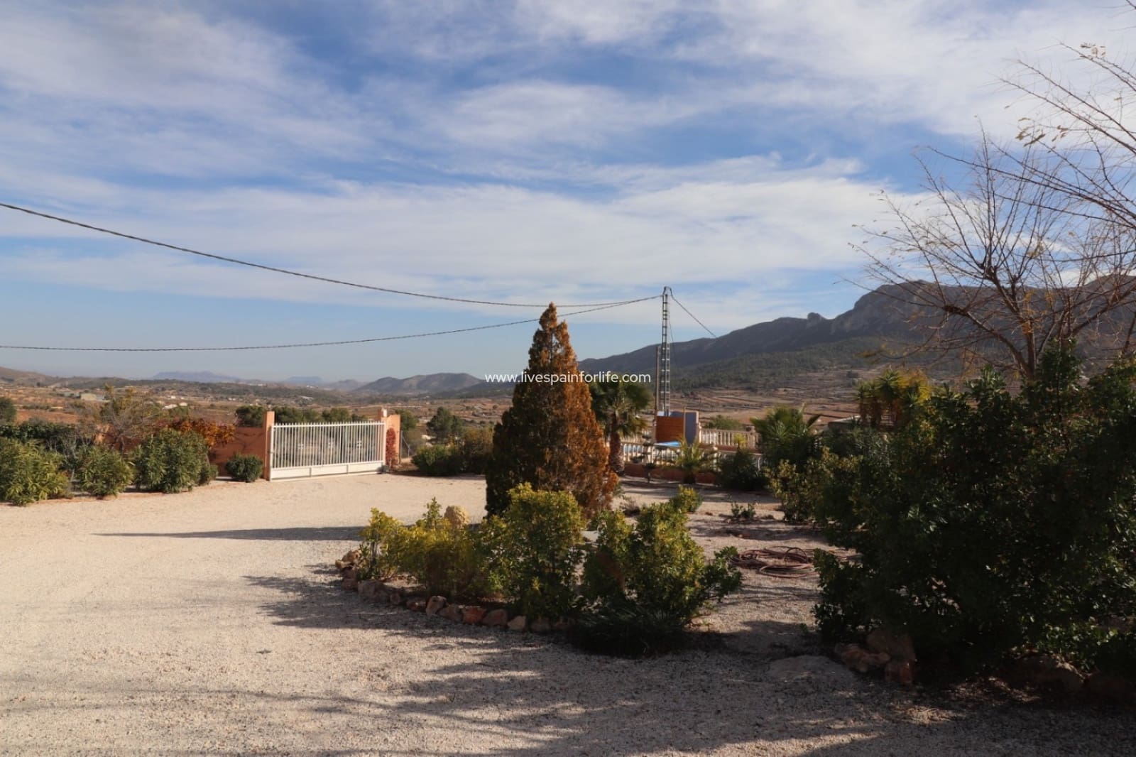 4 bedroom Finca/Country House for sale in La Romana with pool - € 379,000 (Ref: 9542210)