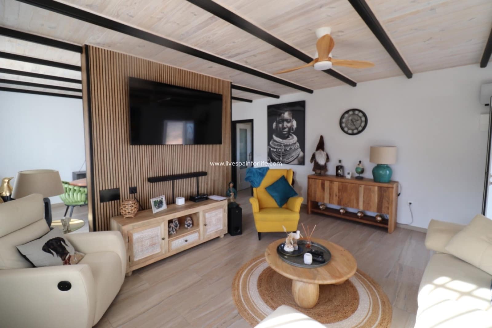 4 bedroom Finca/Country House for sale in La Romana with pool - € 379,000 (Ref: 9542210)