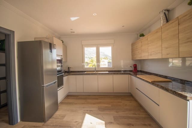 3 sypialnia Finka/Dom wiejski na sprzedaż w Pinoso z basenem garażem - 385 000 € (Ref: 9543946)