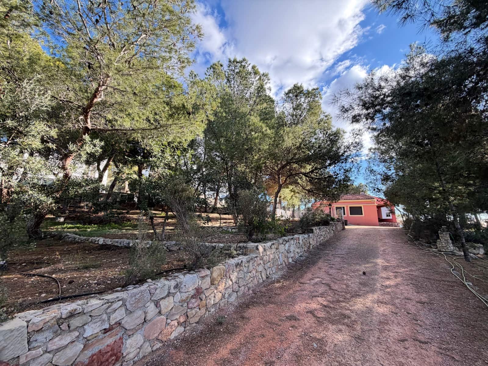 3 bedroom Finca/Country House for sale in Alicante / Alacant city with pool garage - € 280,000 (Ref: 9544450)