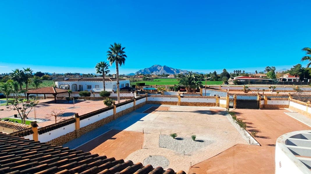 5 soveværelse Finca/Landehus til salg i Catral med garage - € 485.000 (Ref: 9546932)