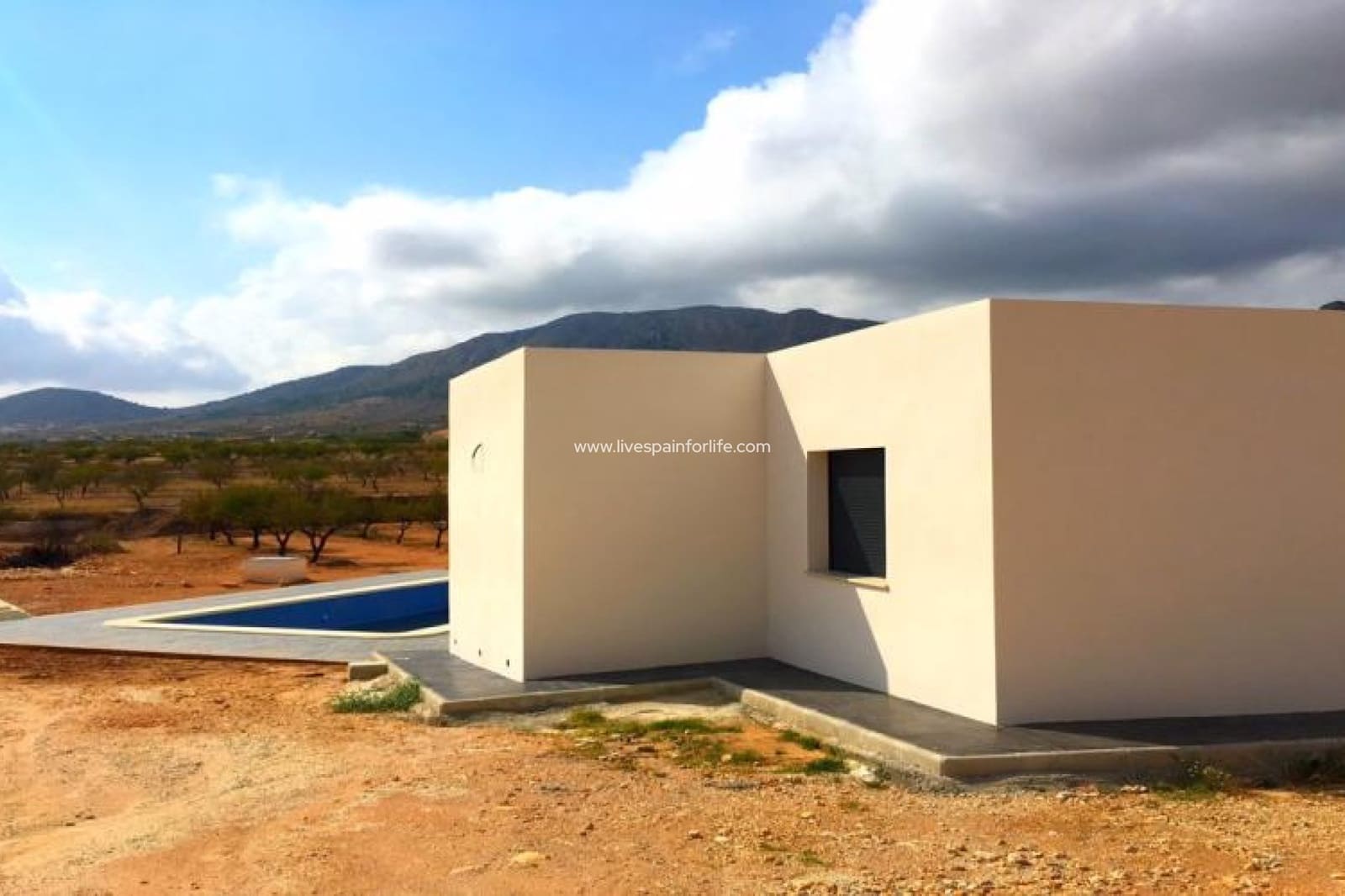 4 bedroom Villa for sale in Hondon de las Nieves with pool garage - € 350,000 (Ref: 9546940)