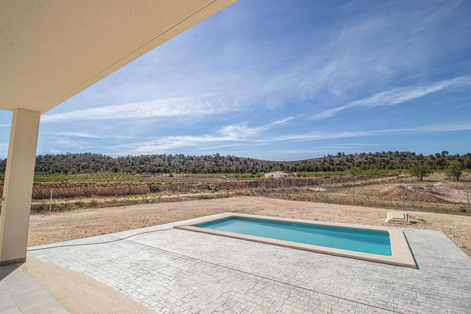 3 soveværelse Finca/Landehus til salg i Alicante by med swimmingpool - € 350.000 (Ref: 9547084)