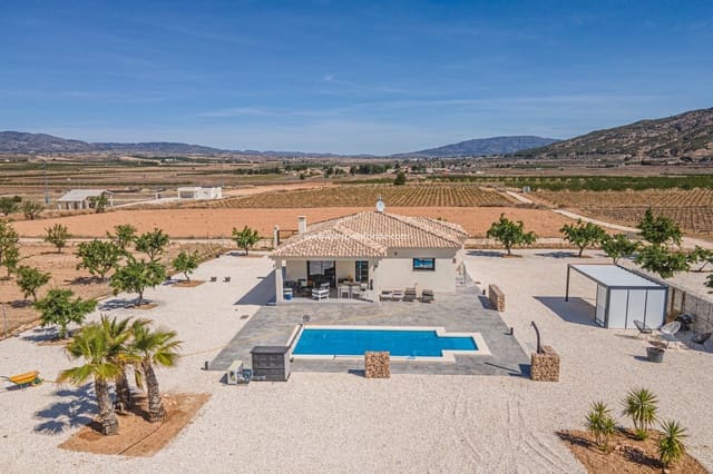 3 soveværelse Finca/Landehus til salg i Pinoso med swimmingpool - € 350.000 (Ref: 9547085)