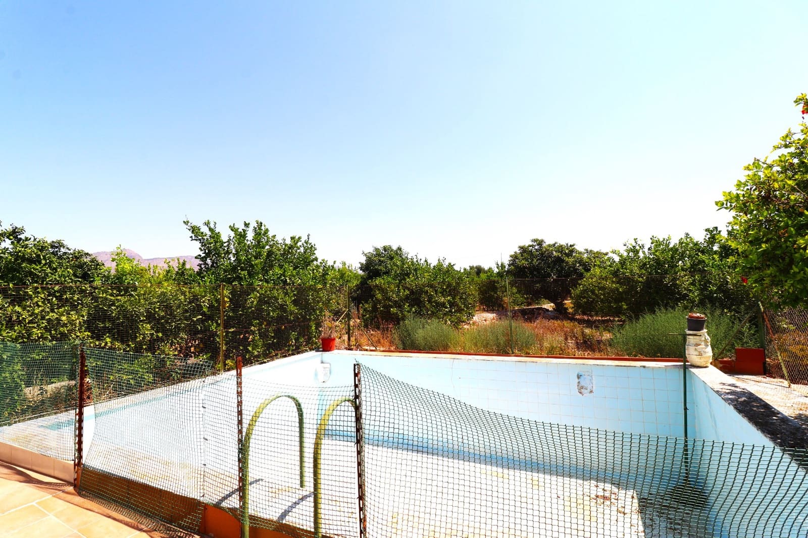 3 bedroom Finca/Country House for sale in Alicante / Alacant city with pool - € 179,000 (Ref: 9548551)