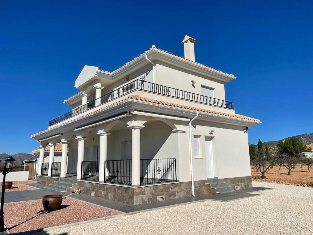 4 soveværelse Finca/Landehus til salg i Alicante by med swimmingpool - € 399.000 (Ref: 9549877)