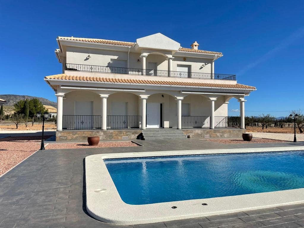 4 soveværelse Finca/Landehus til salg i Alicante by med swimmingpool - € 399.000 (Ref: 9549877)