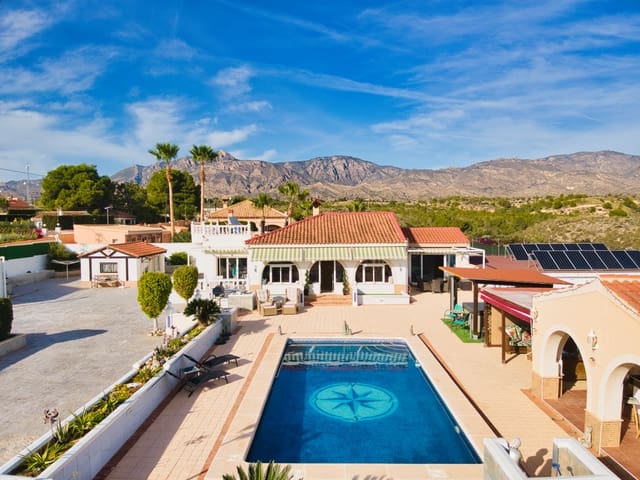 3 soveværelse Finca/Landehus til salg i Alicante by med swimmingpool garage - € 399.000 (Ref: 9558298)