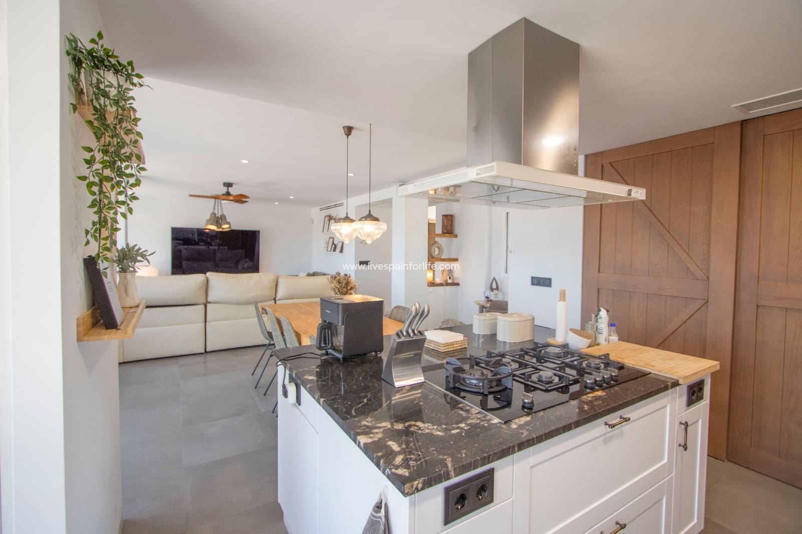 4 bedroom Apartment for sale in Albatera with garage - € 360,000 (Ref: 9565813)