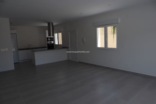 3 soveværelse Finca/Landehus til salg i La Romana med swimmingpool - € 345.000 (Ref: 9566414)