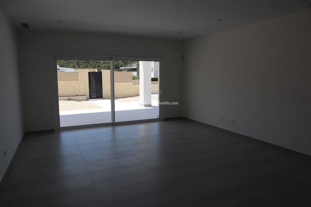 3 soveværelse Finca/Landehus til salg i La Romana med swimmingpool - € 345.000 (Ref: 9566414)