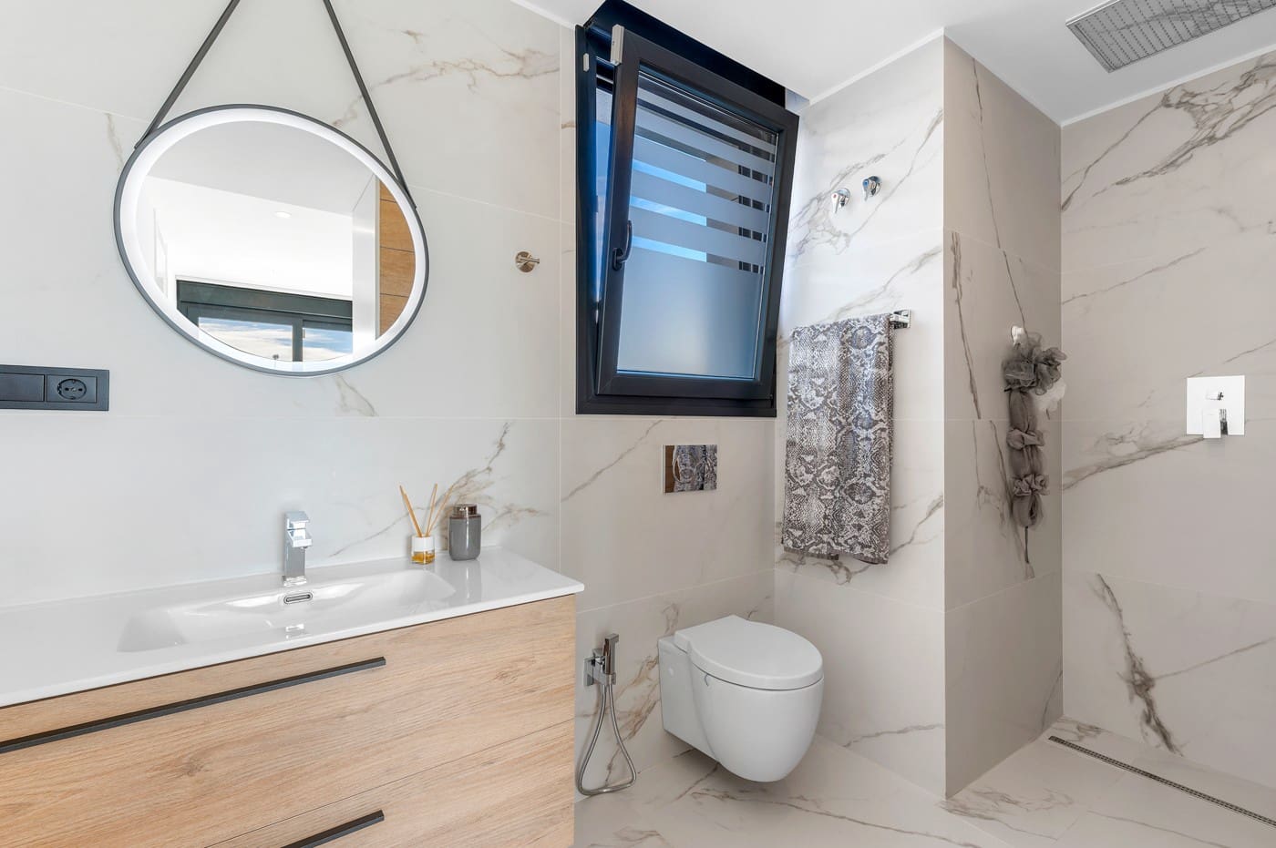 4 slaapkamer Villa te koop in Ciudad Quesada met zwembad - € 950.000 (Ref: 9569222)