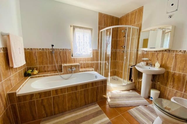 3 soveværelse Finca/Landehus til salg i Albatera med garage - € 160.000 (Ref: 9569643)