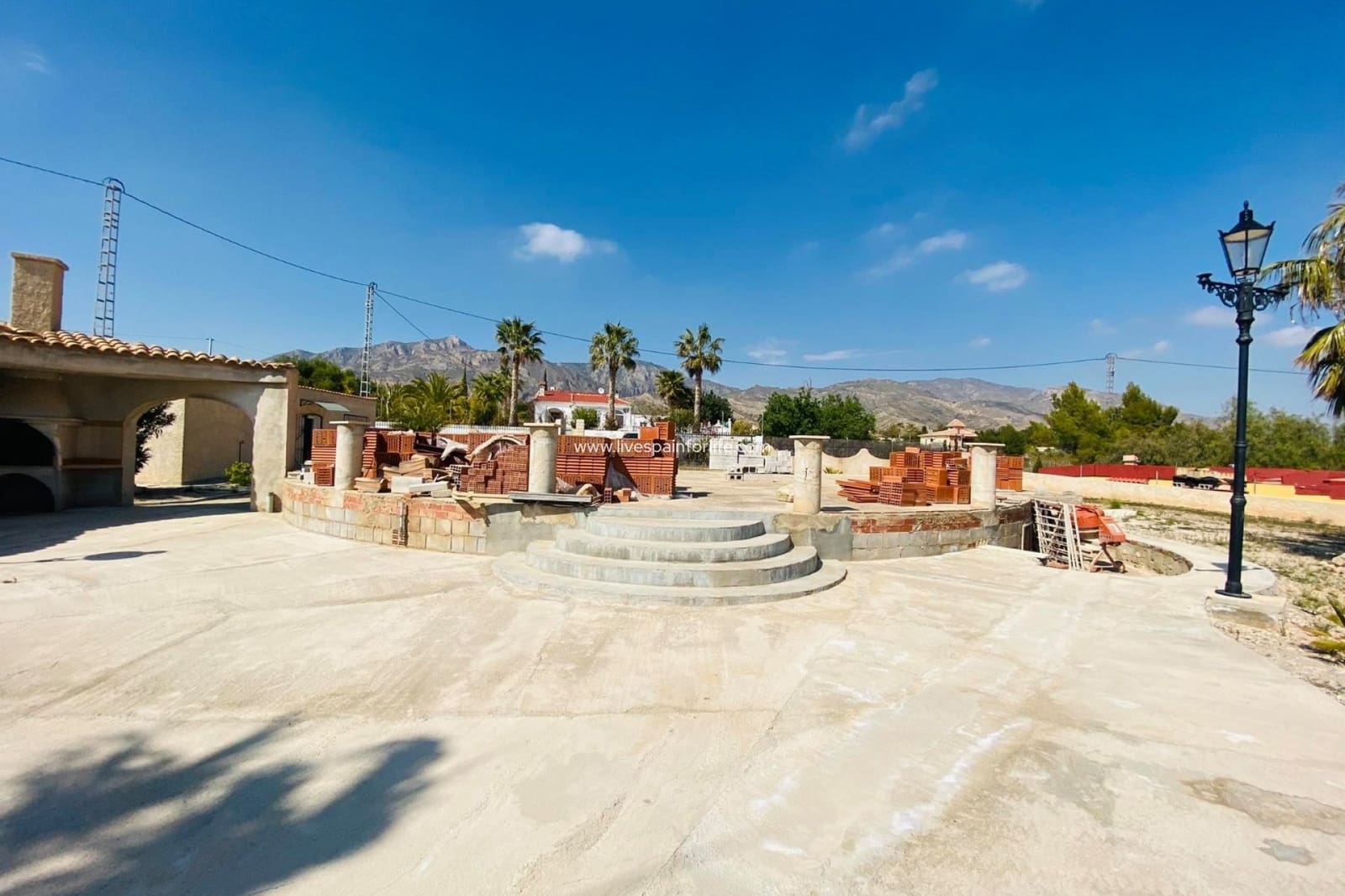 3 bedroom Finca/Country House for sale in Albatera with garage - € 160,000 (Ref: 9569643)