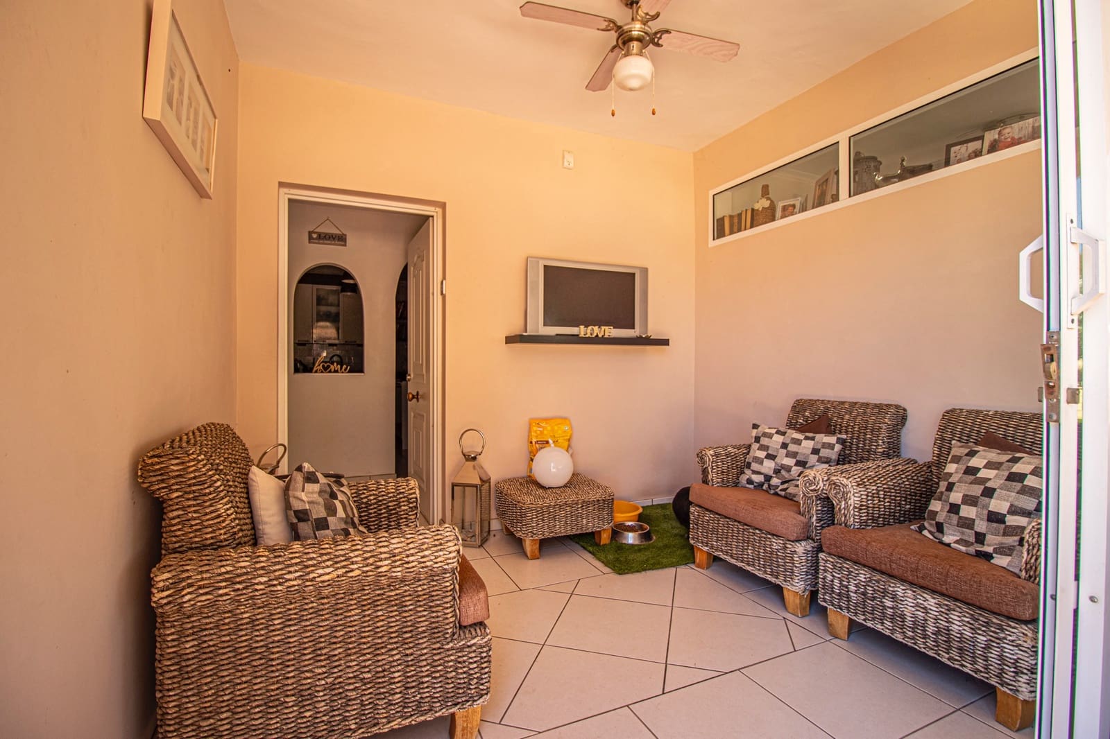 5 soveværelse Finca/Landehus til salg i Alicante by med swimmingpool - € 399.950 (Ref: 9571893)