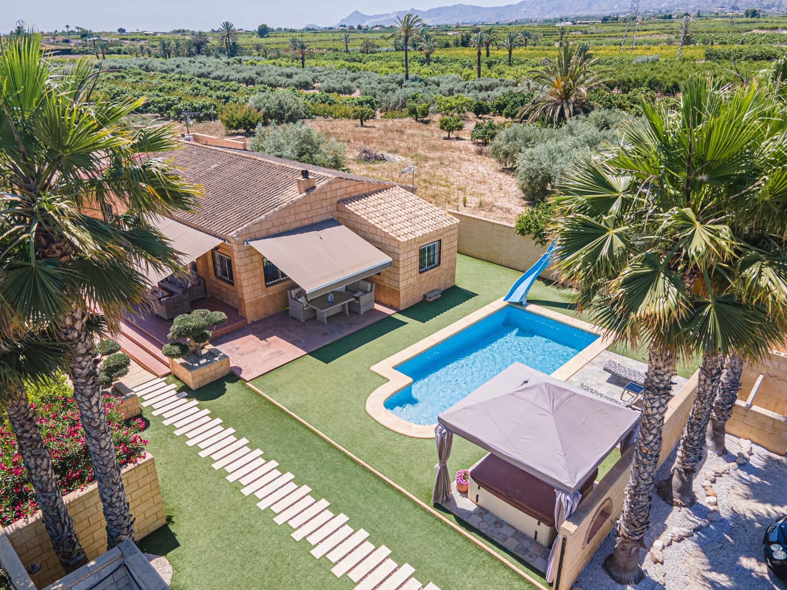 5 soveværelse Finca/Landehus til salg i Alicante by med swimmingpool - € 399.950 (Ref: 9571893)