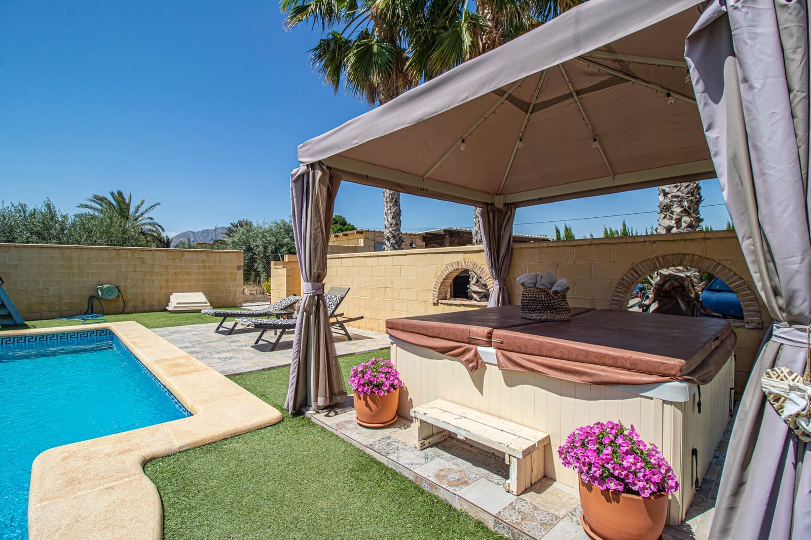 5 soveværelse Finca/Landehus til salg i Alicante by med swimmingpool - € 399.950 (Ref: 9571893)