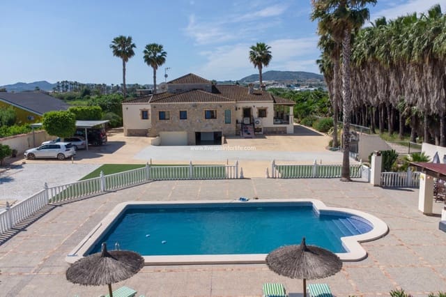 Finca/Casa Rural de 5 habitaciones en Bigastro en venta con piscina garaje - 595.000 € (Ref: 9571899)