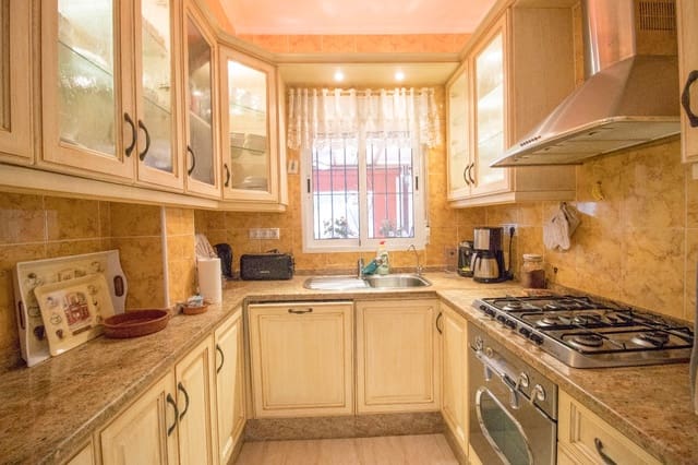 3 soveværelse Finca/Landehus til salg i Alicante by med swimmingpool - € 299.995 (Ref: 9572086)