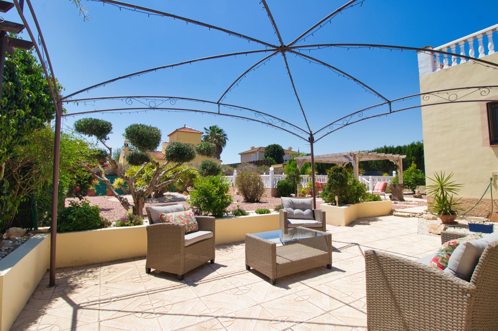 4 soveværelse Finca/Landehus til salg i Alicante by med swimmingpool - € 359.000 (Ref: 9572092)