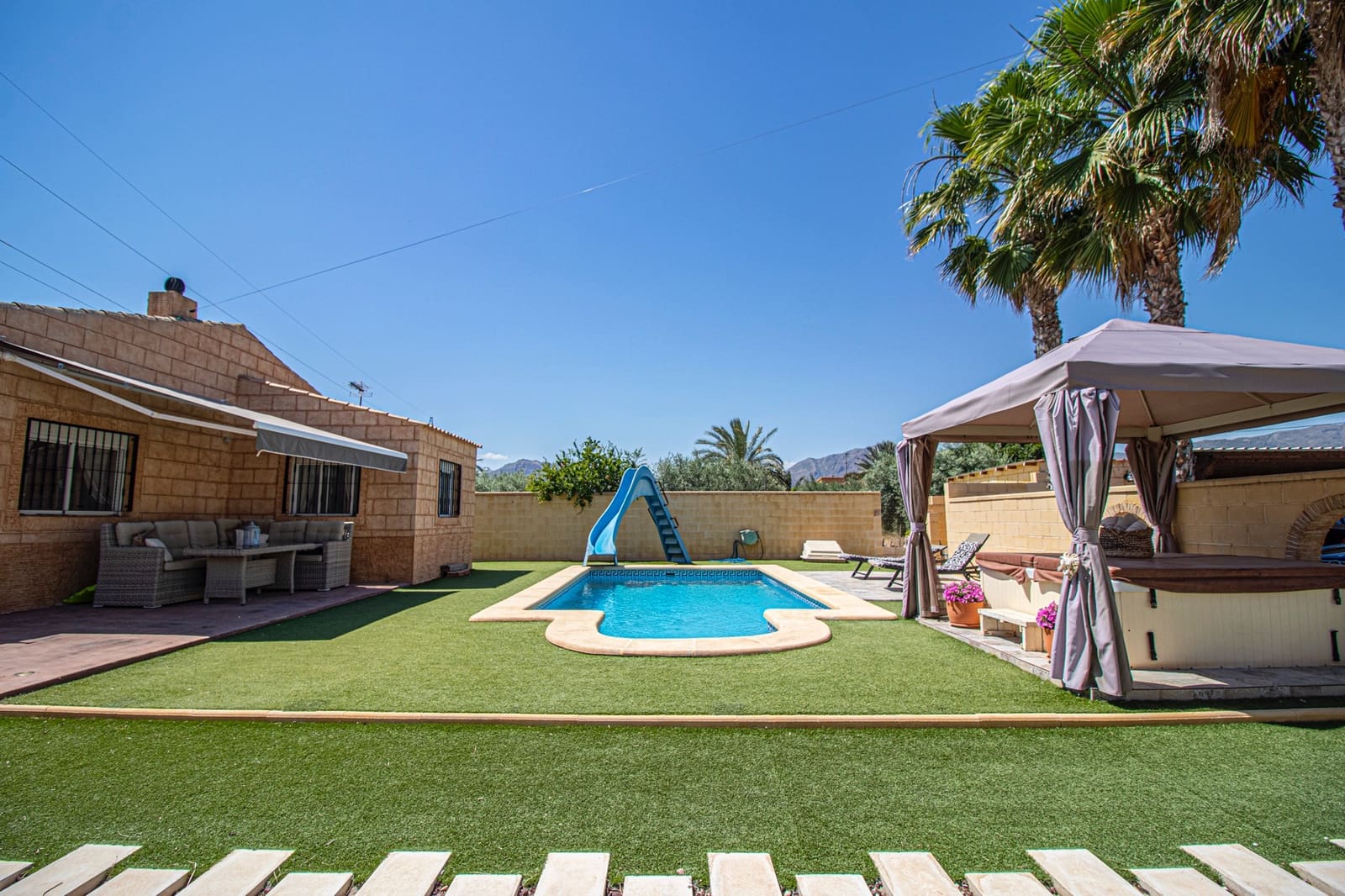 5 slaapkamer Finca/Landhuis te koop in Albatera met zwembad - € 399.950 (Ref: 9572095)