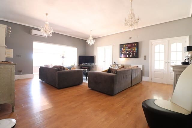 6 chambre Finca/Maison de Campagne à vendre à Almoradí avec piscine garage - 650 000 € (Ref: 9580013)