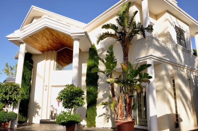 3 sypialnia Willa na sprzedaż w Miasto Alicante / Alacant z basenem garażem - 1 399 000 € (Ref: 9580018)