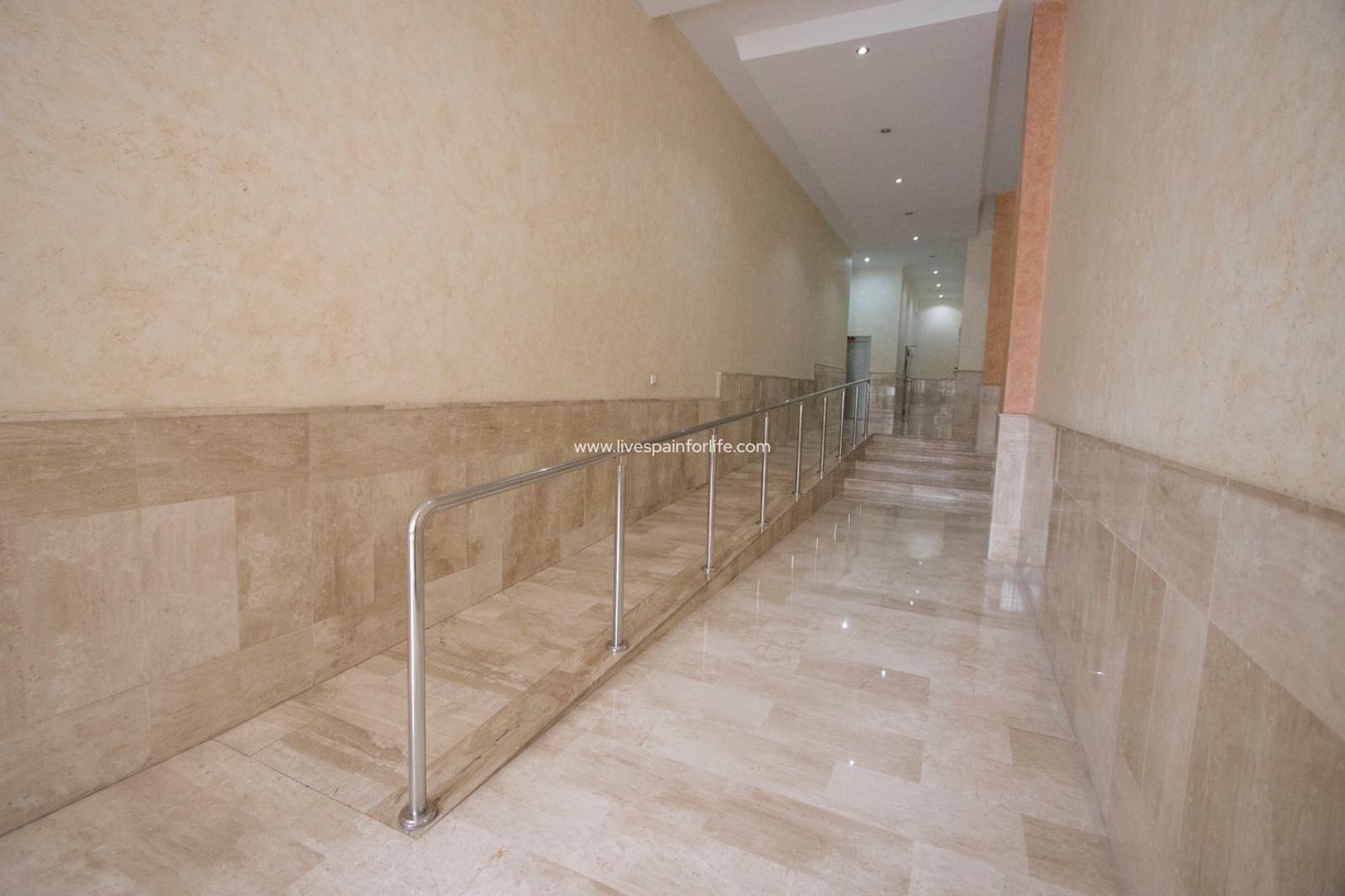 3 bedroom Apartment for sale in Albatera - € 142,500 (Ref: 9580174)