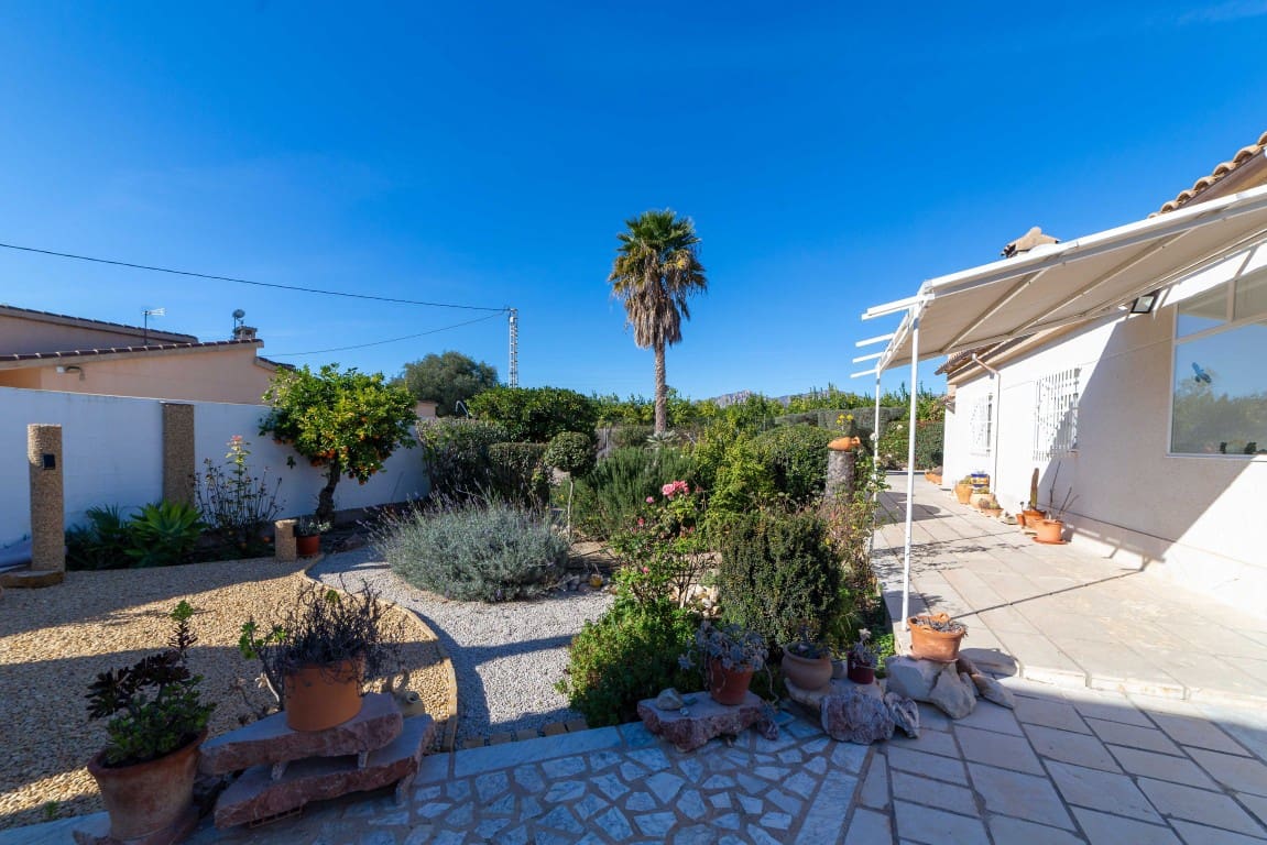 3 soverom Finca/Herregård til salgs i Albatera med svømmebasseng - € 330 000 (Ref: 9580178)