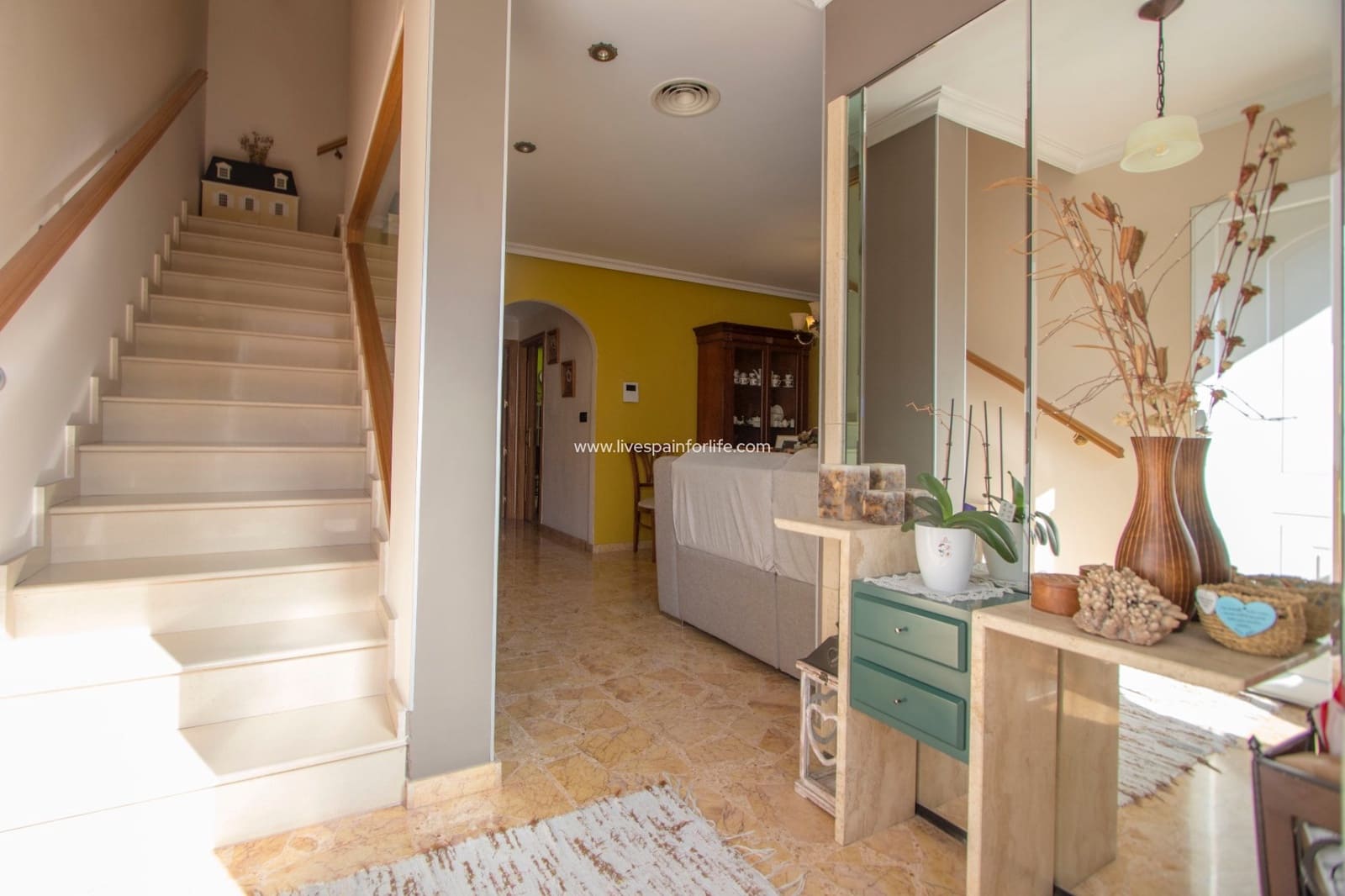 4 bedroom Townhouse for sale in Albatera with garage - € 225,000 (Ref: 9580370)