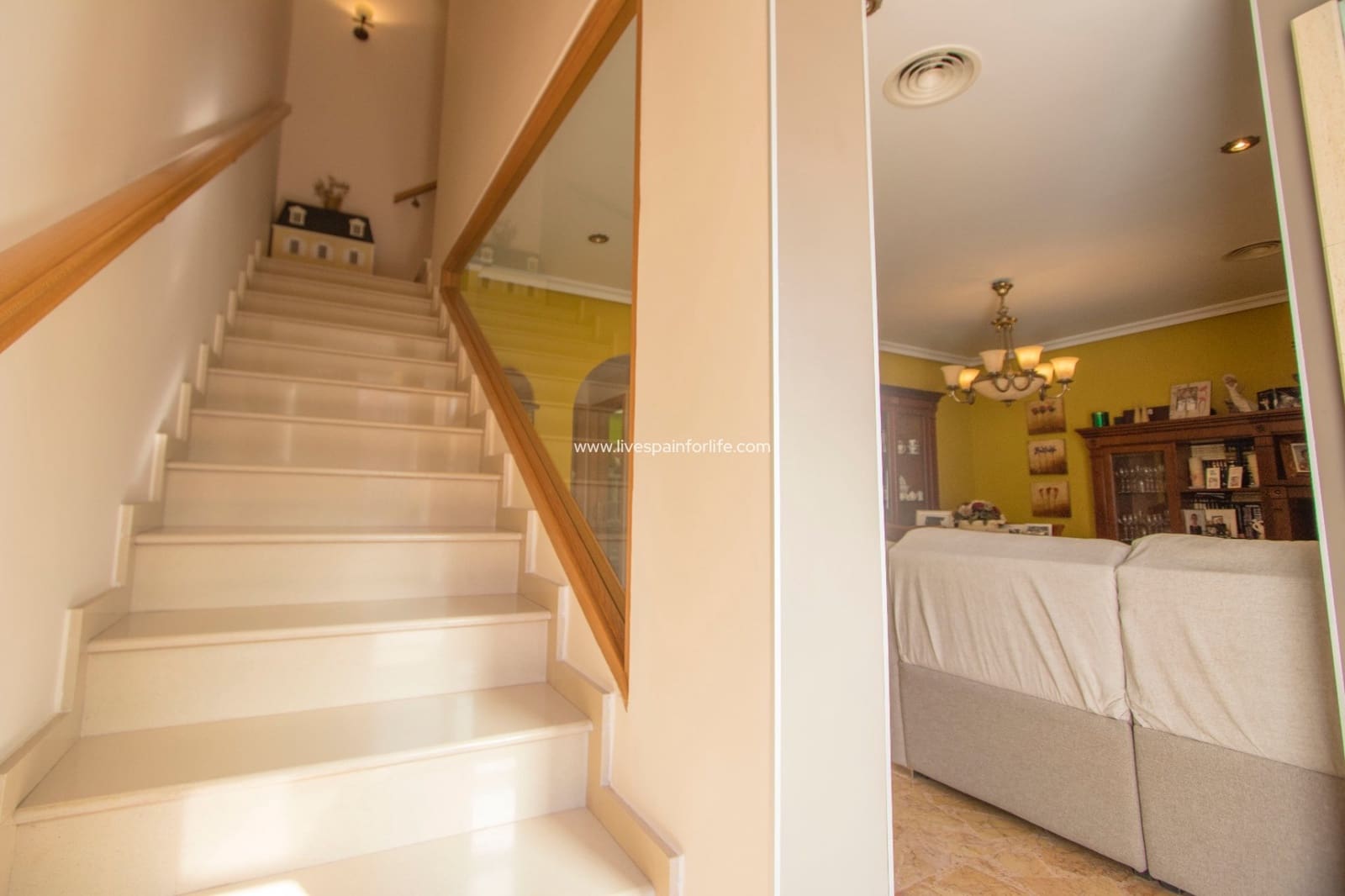 4 bedroom Townhouse for sale in Albatera with garage - € 225,000 (Ref: 9580370)