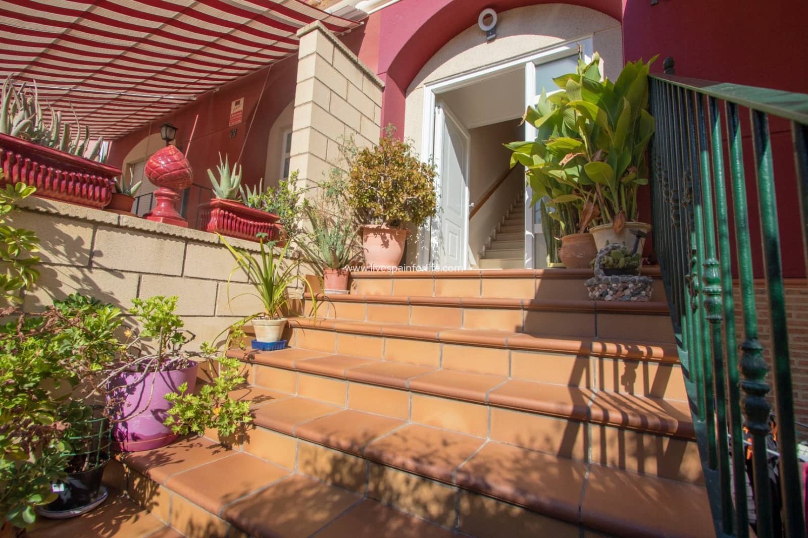 4 bedroom Townhouse for sale in Albatera with garage - € 225,000 (Ref: 9580370)