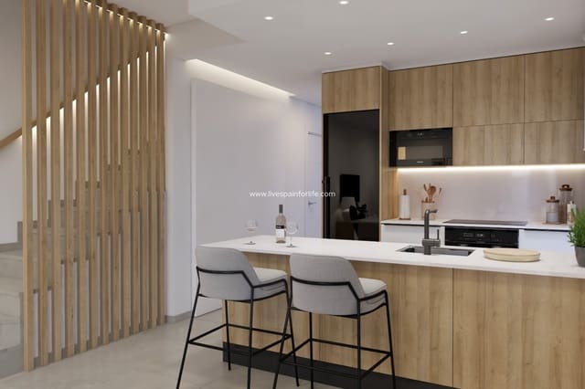 3 quarto Moradia para venda em Centro, Los Alcázares com piscina - 499 000 € (Ref: 9580371)