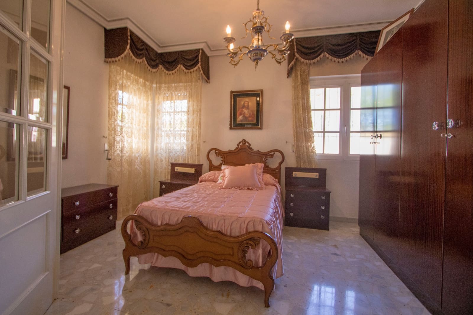 5 sypialnia Dom na sprzedaż w Redovan z garażem - 240 000 € (Ref: 9580373)